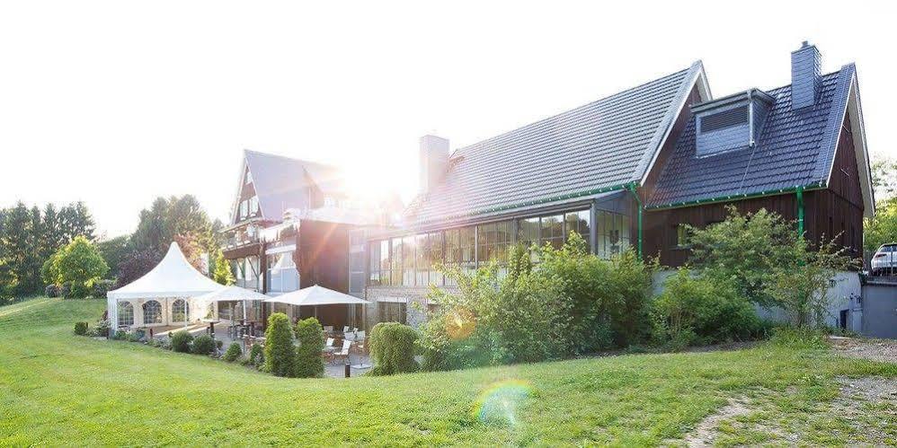 Landhaus Spatzenhof Hotel Wermelskirchen Exterior photo